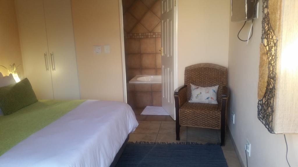 African Phoenix Guest Lodge Joanesburgo Exterior foto
